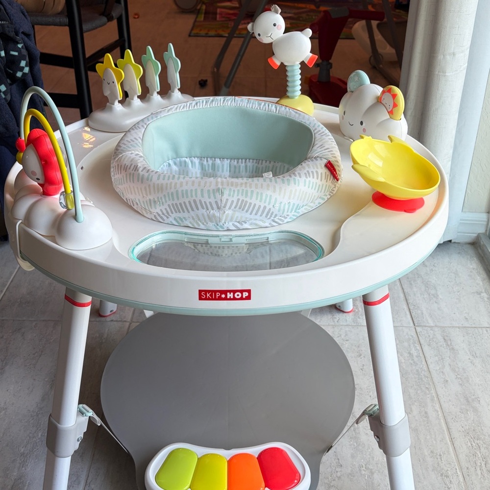 Skip hop baby activity center